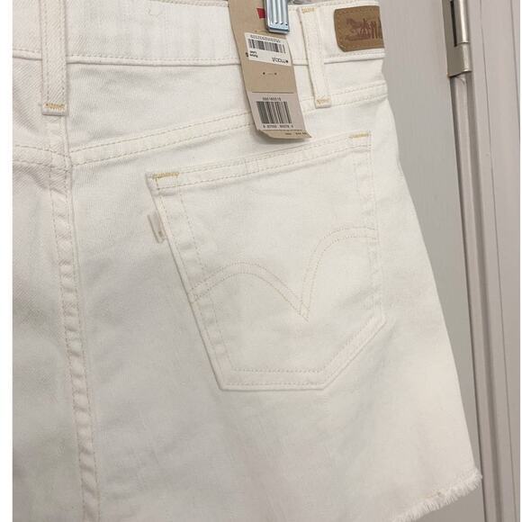 Levi’s Off White Cream Mid-Rise Shorts‎ with Tan Stitching Raw Edge Fringe 14 - Picture 5 of 8